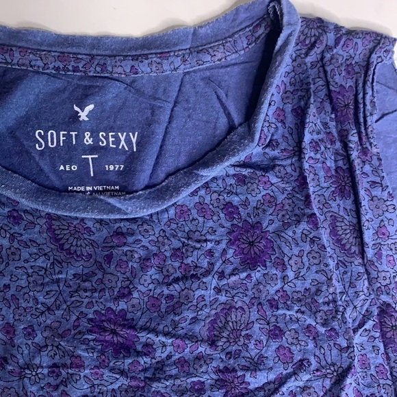 AEO sleeveless floral purple blue muscle tank medium blue women’s - Picture 2 of 5